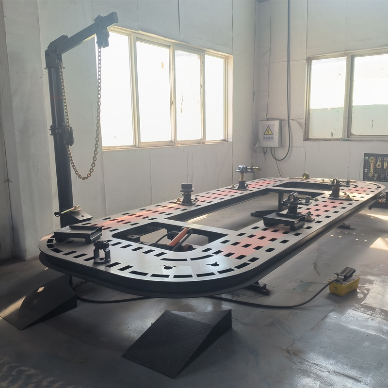 Attrezzatura Certificata CE pe - Car Frame Straightening recensione e prezzo
